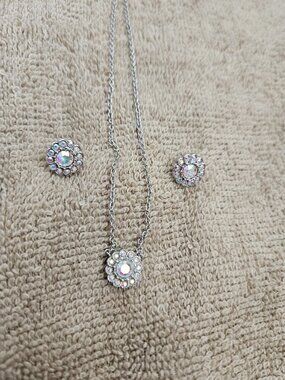 Montana Silversmith necklace and earring set
